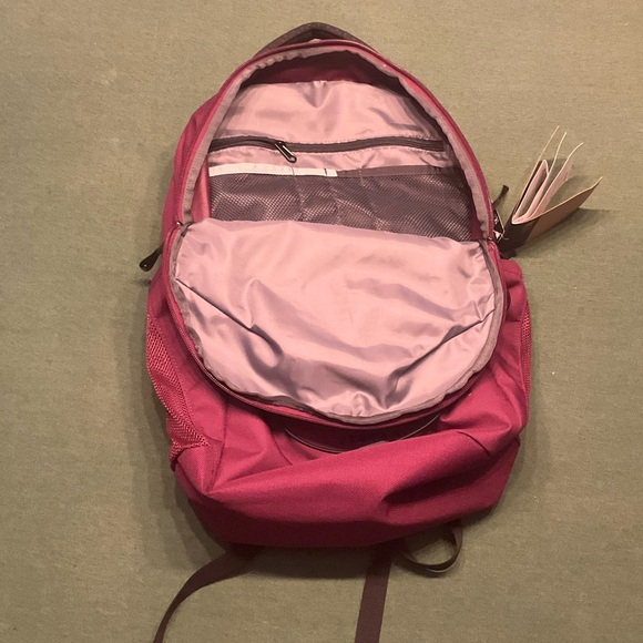 The North Face Jester 28L Backpack TNF Boysenberry/TNF Black - Picture 8 of 13